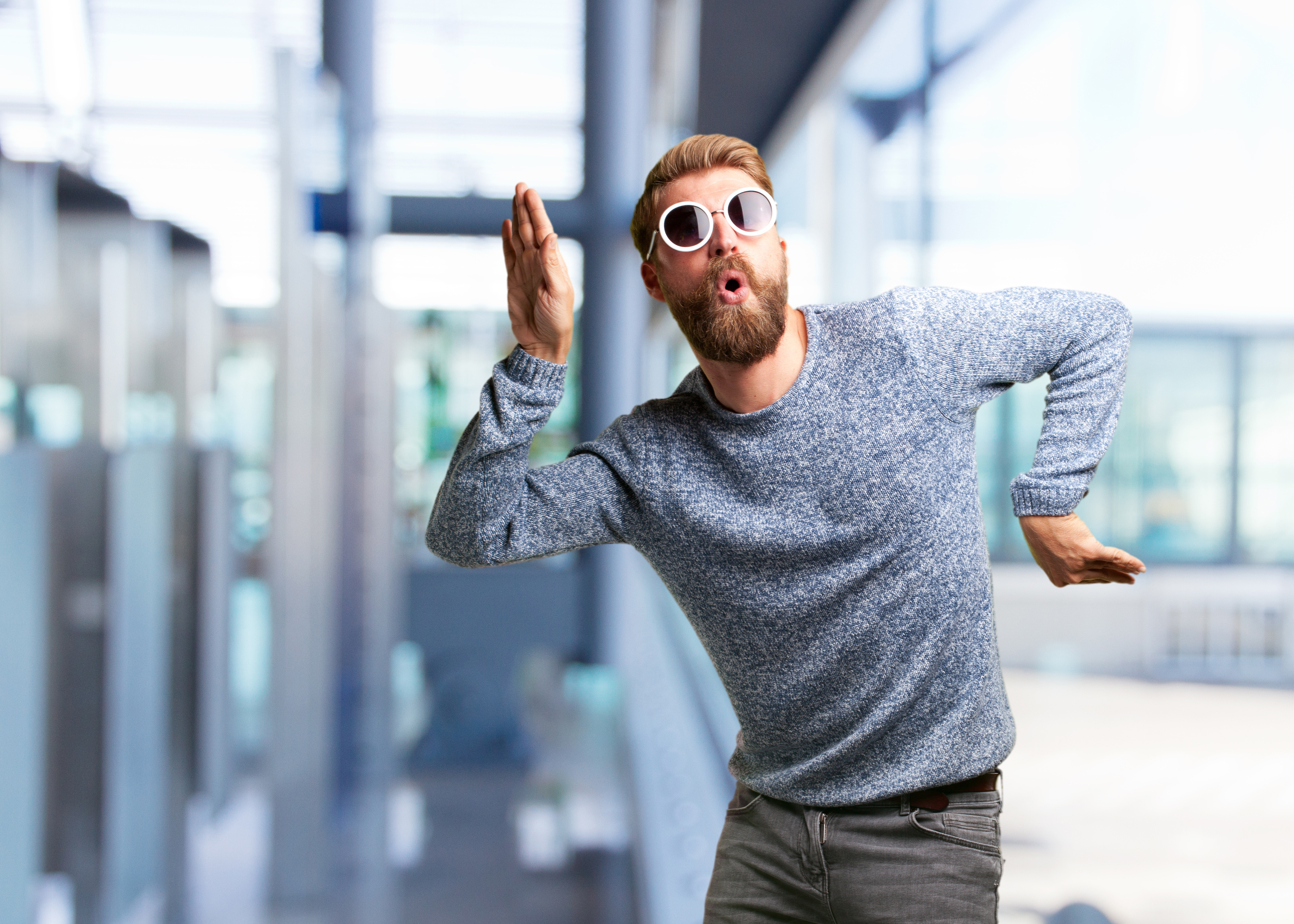 blond-hipster-man-happy-expression